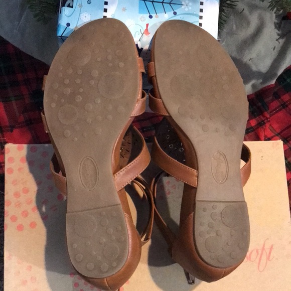 Euro Soft,Brown/ camel color wedge sandals, size 7.5 M - Picture 5 of 11